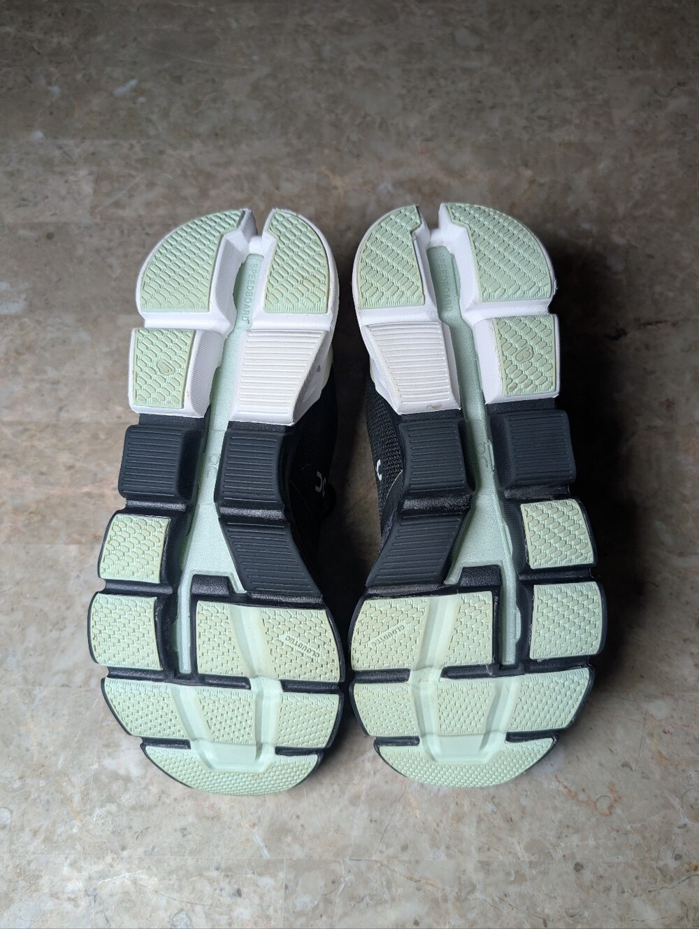 On Cloudflyer Swiss Engineering ® Running Shoes Black- mint Women Size 7 No Box - Picture 6 of 9
